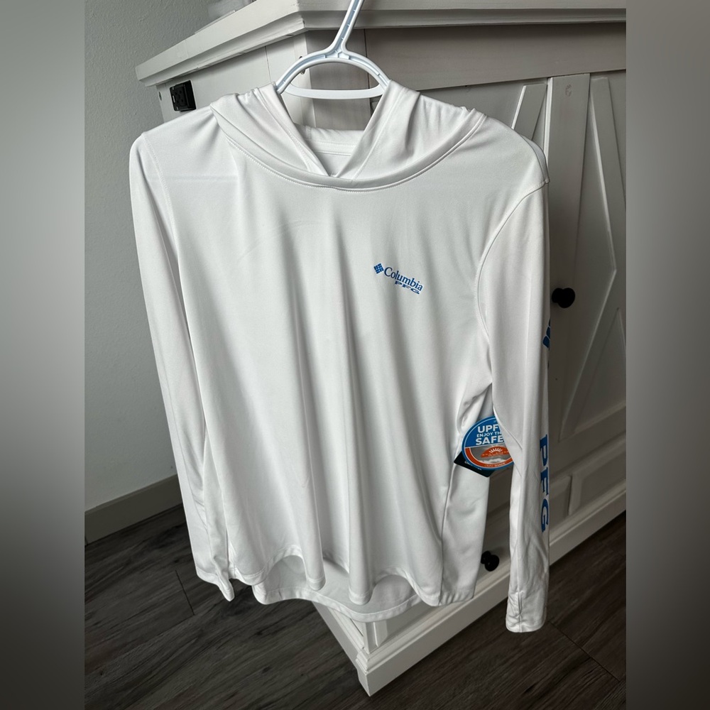 Columbia Women’s White Rash Guard with Blue Accents Size Large